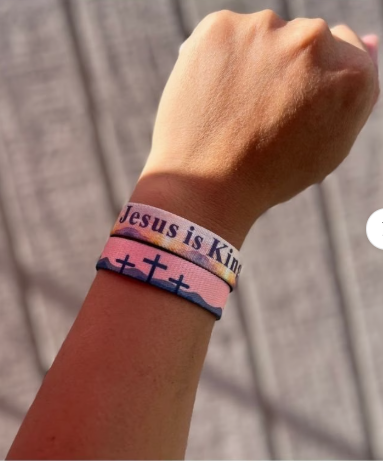 Jesus Is King Faith Bracelet