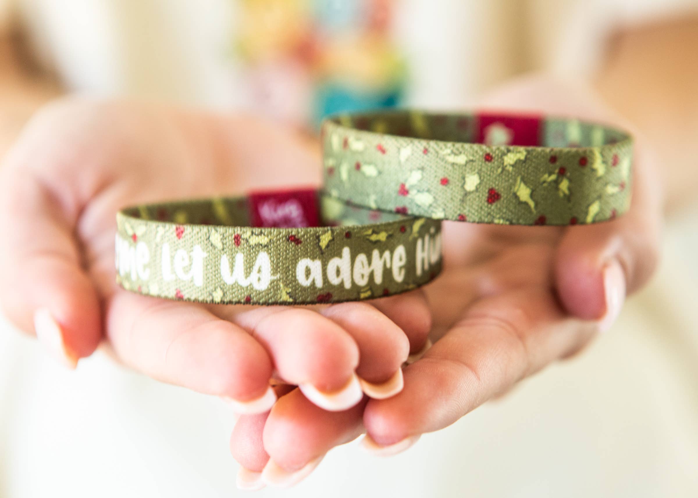 Come Let Us Adore Him Christmas Stretchy Bracelet